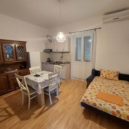 Kjara Apartments Tivat Exterior foto