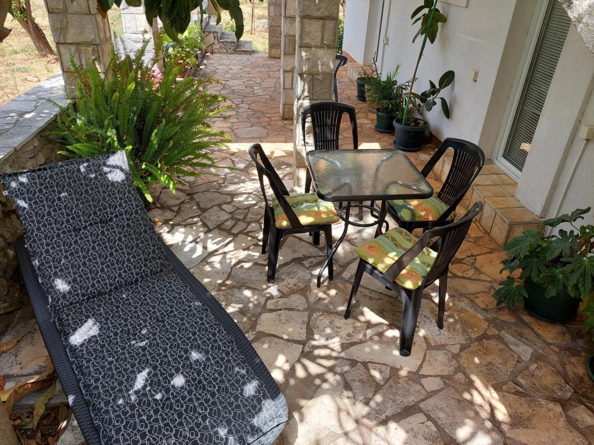 Kjara Apartments Tivat Exterior foto