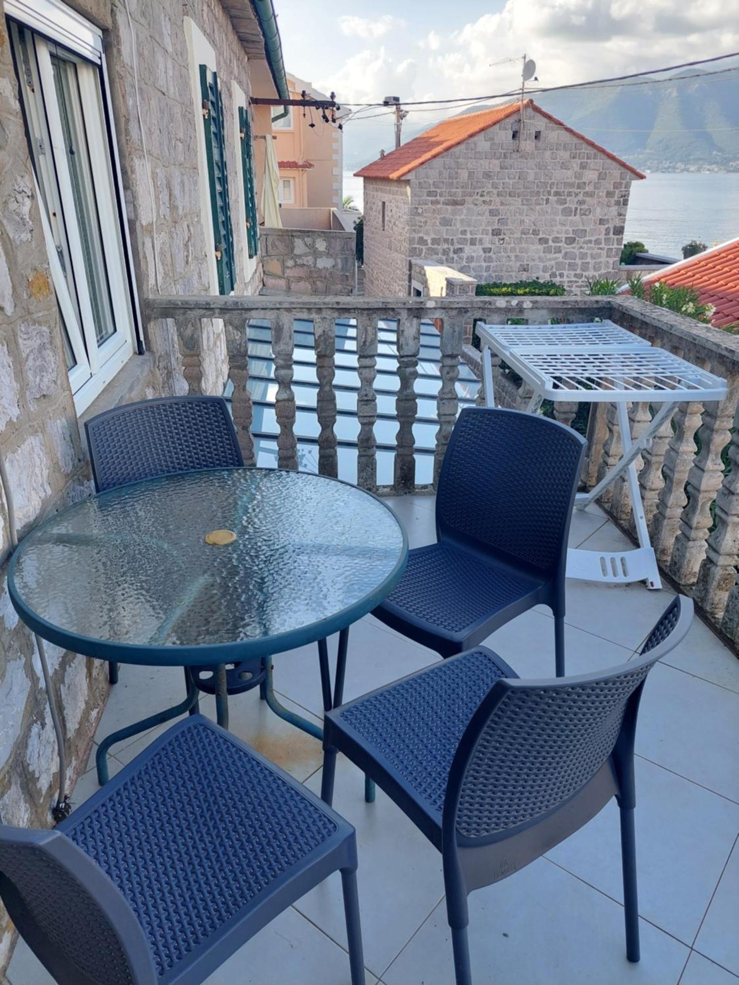Kjara Apartments Tivat Exterior foto
